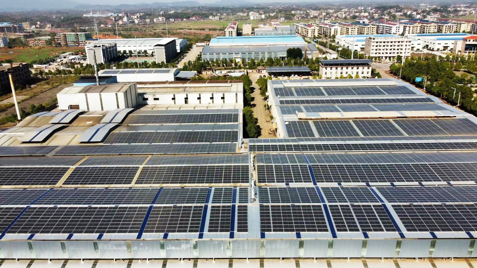 6月以来，，，室外温度居高不下！多地供电主要，，，光伏电站或将为工商业企业带来“用电自由！